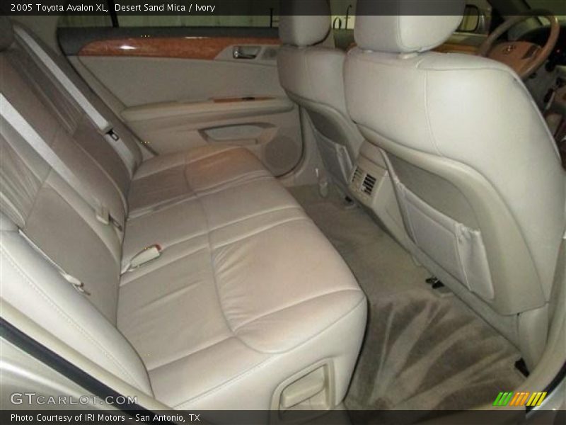 Desert Sand Mica / Ivory 2005 Toyota Avalon XL