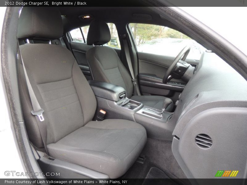 Bright White / Black 2012 Dodge Charger SE