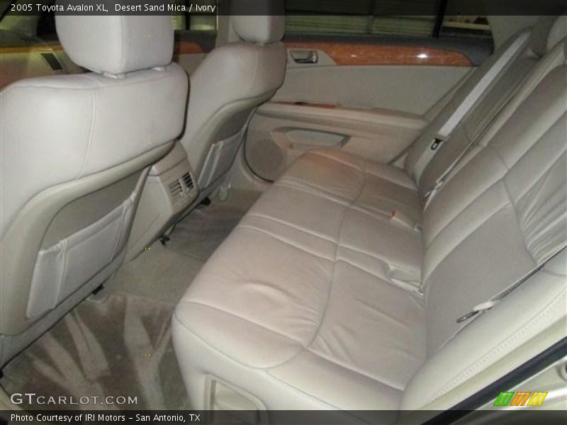 Desert Sand Mica / Ivory 2005 Toyota Avalon XL