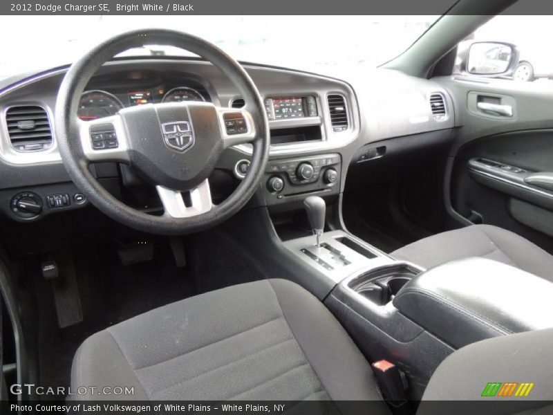 Bright White / Black 2012 Dodge Charger SE