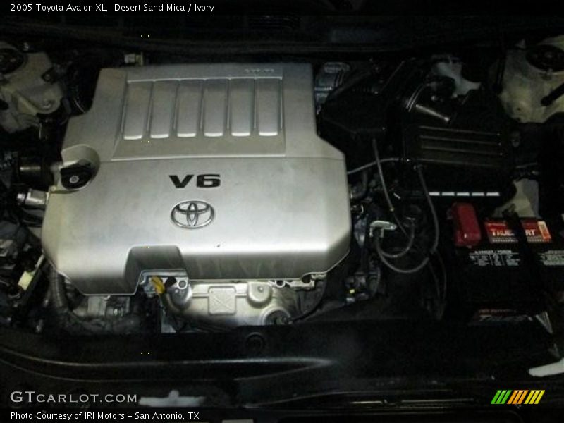 Desert Sand Mica / Ivory 2005 Toyota Avalon XL