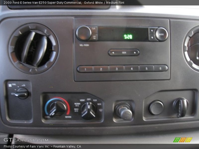 Oxford White / Medium Flint 2009 Ford E Series Van E250 Super Duty Commercial
