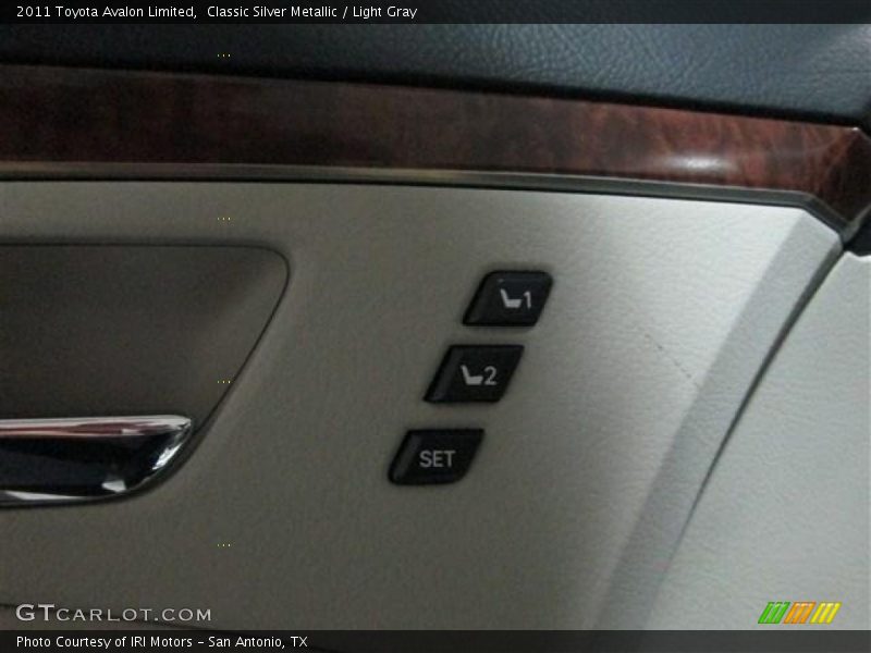 Classic Silver Metallic / Light Gray 2011 Toyota Avalon Limited