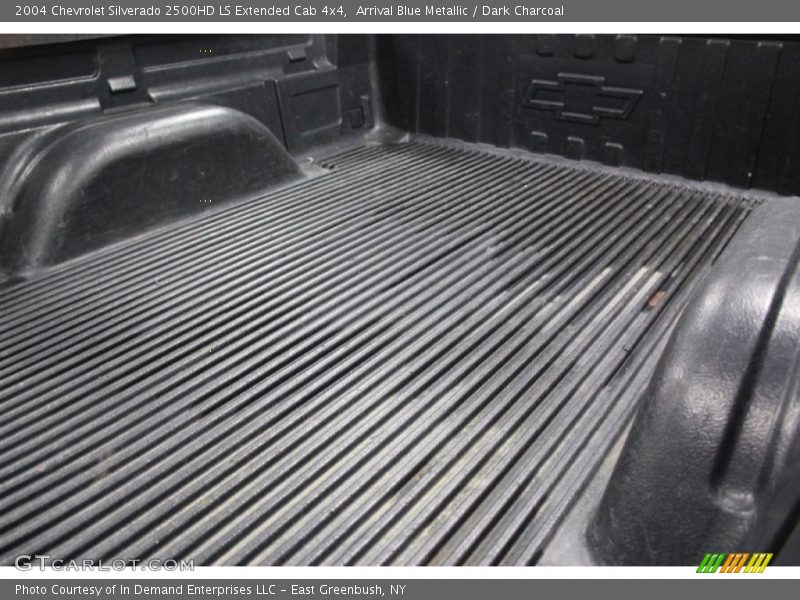 Arrival Blue Metallic / Dark Charcoal 2004 Chevrolet Silverado 2500HD LS Extended Cab 4x4