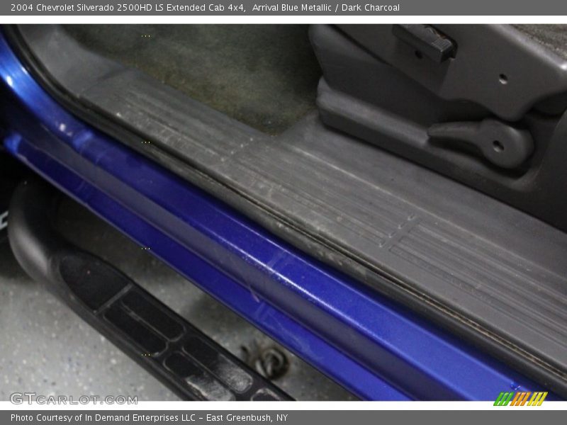 Arrival Blue Metallic / Dark Charcoal 2004 Chevrolet Silverado 2500HD LS Extended Cab 4x4