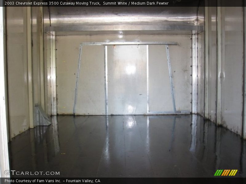 Summit White / Medium Dark Pewter 2003 Chevrolet Express 3500 Cutaway Moving Truck