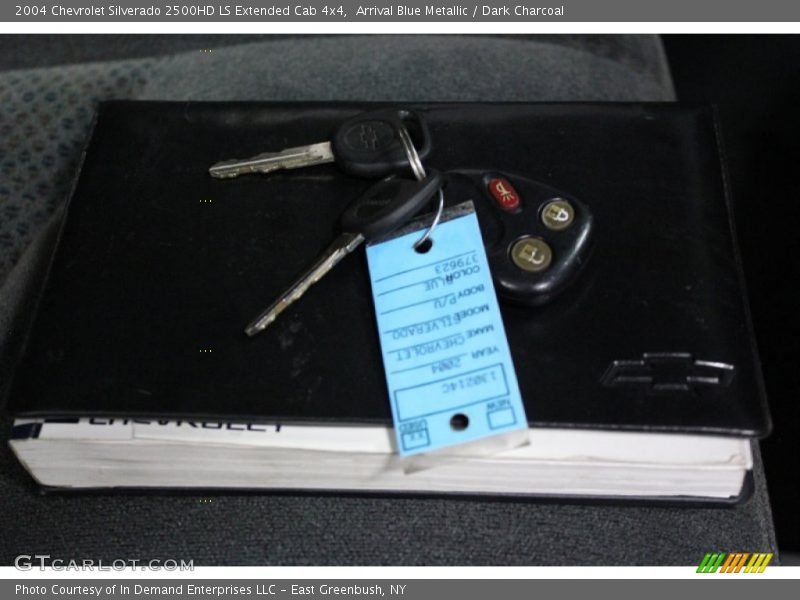 Arrival Blue Metallic / Dark Charcoal 2004 Chevrolet Silverado 2500HD LS Extended Cab 4x4