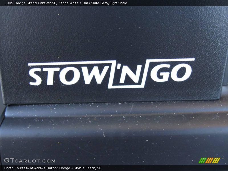 Stone White / Dark Slate Gray/Light Shale 2009 Dodge Grand Caravan SE