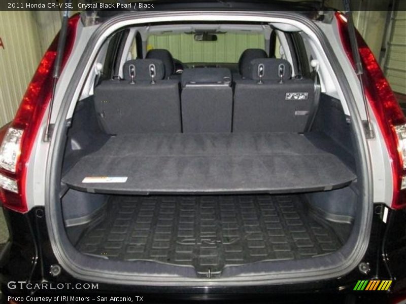Crystal Black Pearl / Black 2011 Honda CR-V SE