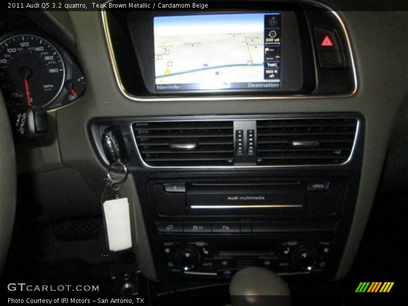 Teak Brown Metallic / Cardamom Beige 2011 Audi Q5 3.2 quattro