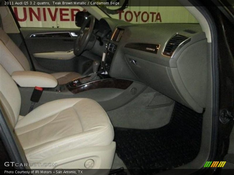 Teak Brown Metallic / Cardamom Beige 2011 Audi Q5 3.2 quattro