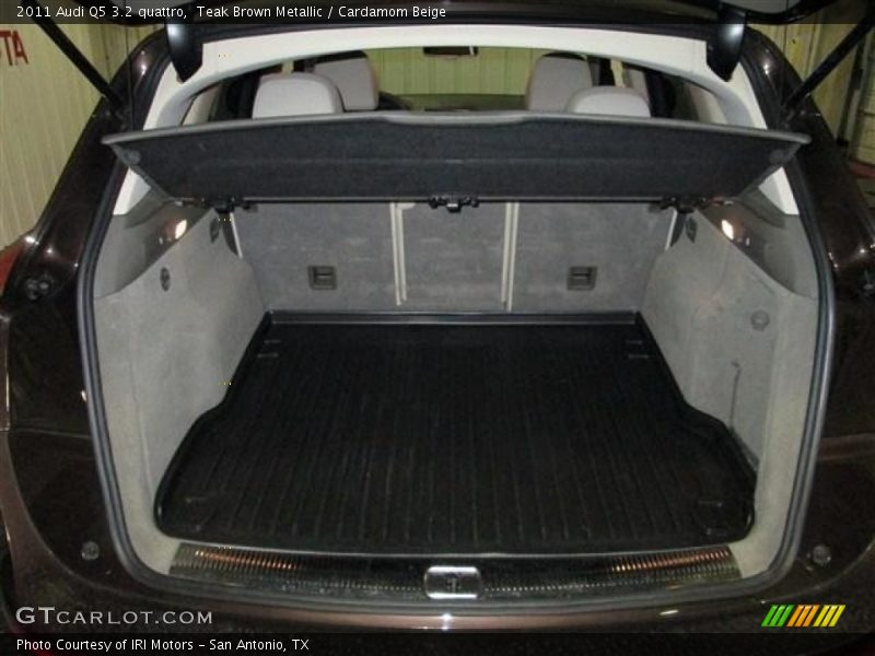 Teak Brown Metallic / Cardamom Beige 2011 Audi Q5 3.2 quattro
