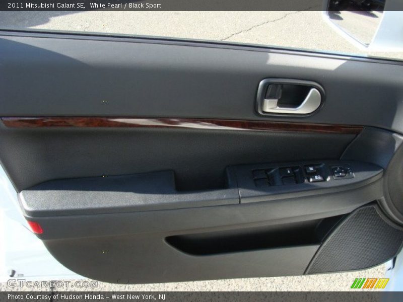 White Pearl / Black Sport 2011 Mitsubishi Galant SE