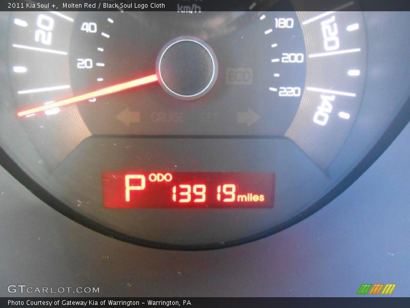 Molten Red / Black Soul Logo Cloth 2011 Kia Soul +
