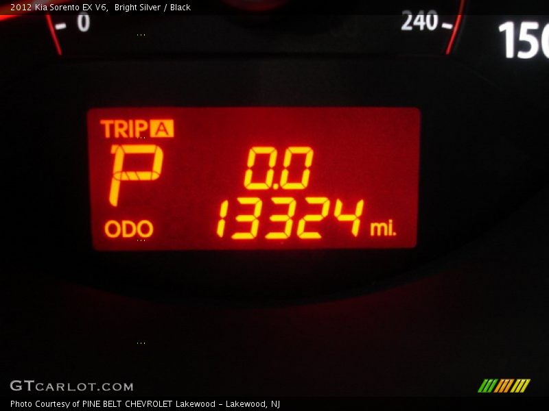 Bright Silver / Black 2012 Kia Sorento EX V6