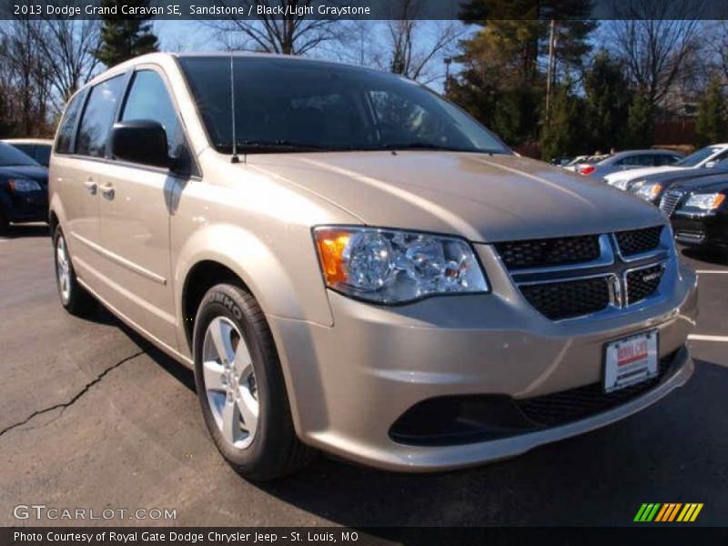 Sandstone / Black/Light Graystone 2013 Dodge Grand Caravan SE