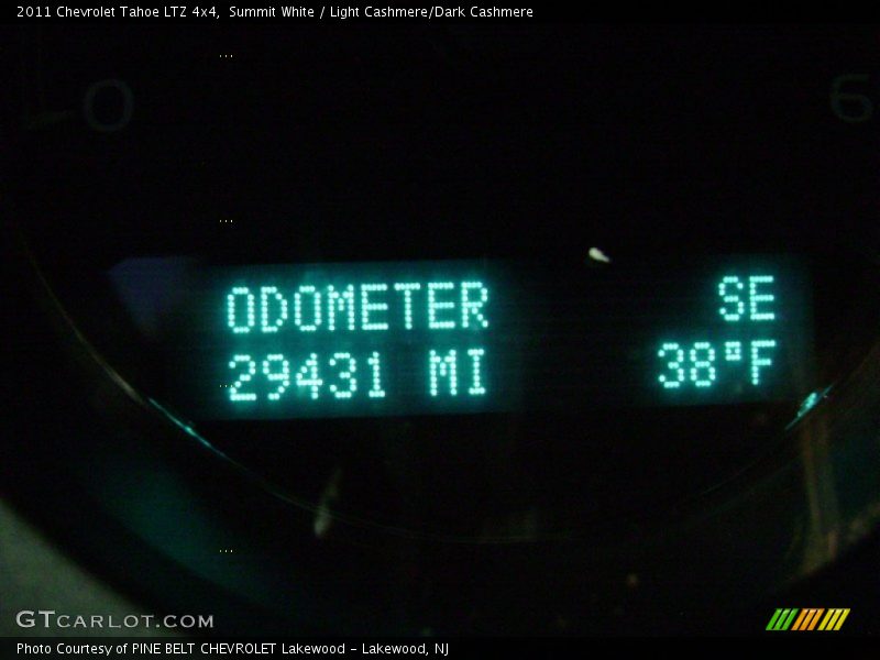 Summit White / Light Cashmere/Dark Cashmere 2011 Chevrolet Tahoe LTZ 4x4
