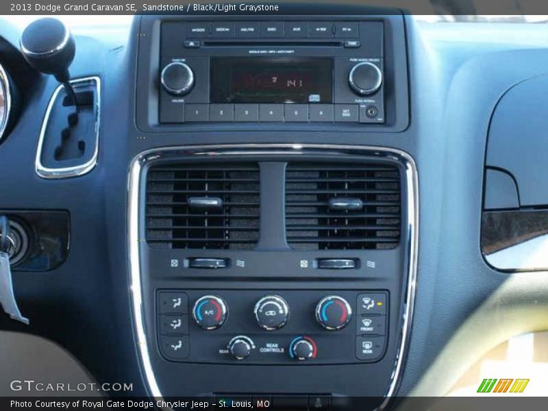 Sandstone / Black/Light Graystone 2013 Dodge Grand Caravan SE