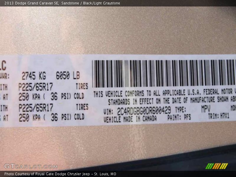 Sandstone / Black/Light Graystone 2013 Dodge Grand Caravan SE