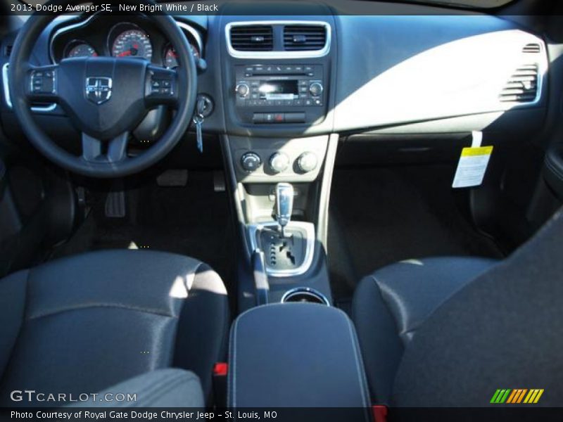 New Bright White / Black 2013 Dodge Avenger SE