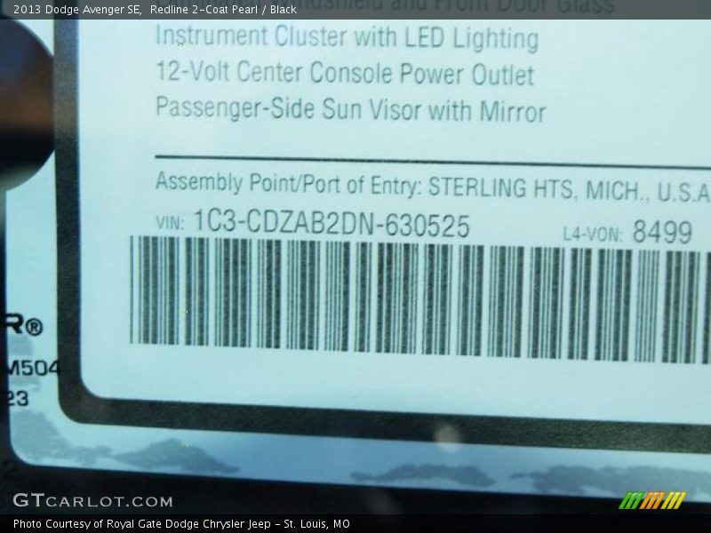 Redline 2-Coat Pearl / Black 2013 Dodge Avenger SE