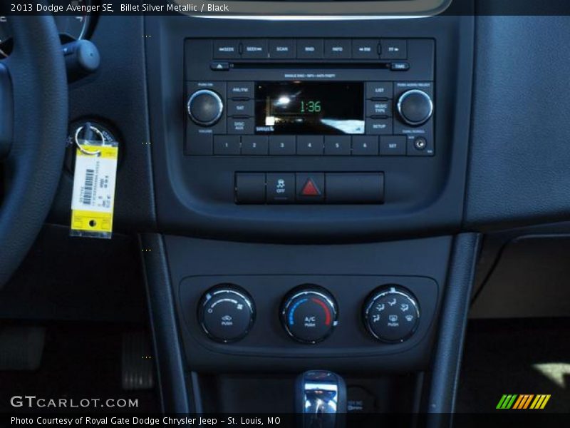 Billet Silver Metallic / Black 2013 Dodge Avenger SE
