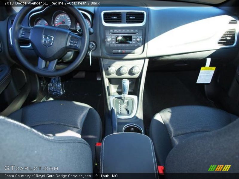 Redline 2-Coat Pearl / Black 2013 Dodge Avenger SE