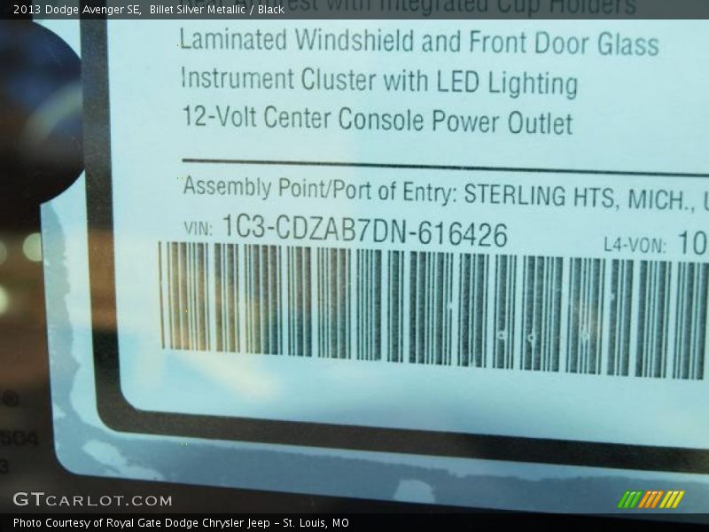 Billet Silver Metallic / Black 2013 Dodge Avenger SE