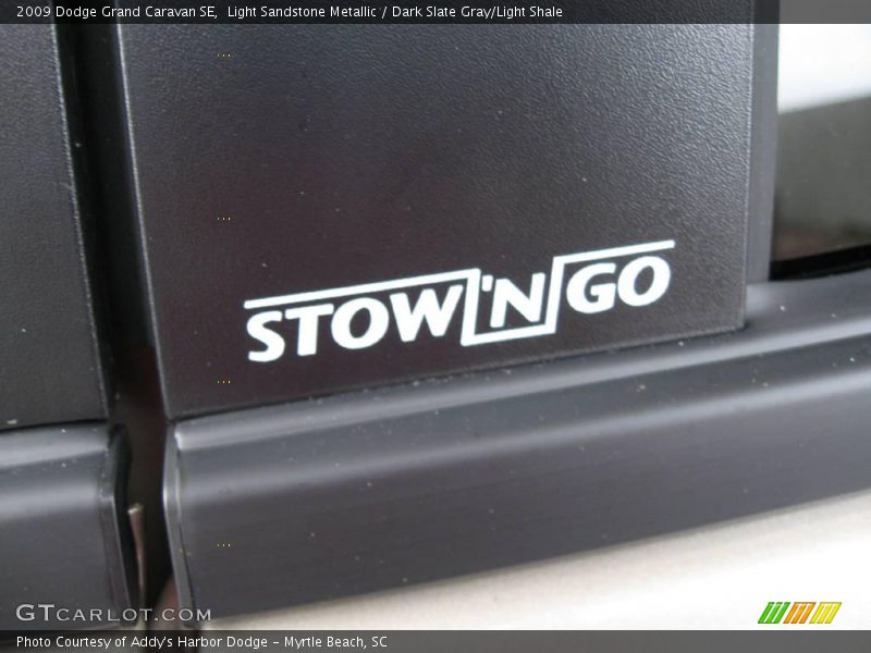 Light Sandstone Metallic / Dark Slate Gray/Light Shale 2009 Dodge Grand Caravan SE