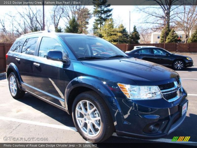 Front 3/4 View of 2013 Journey Crew