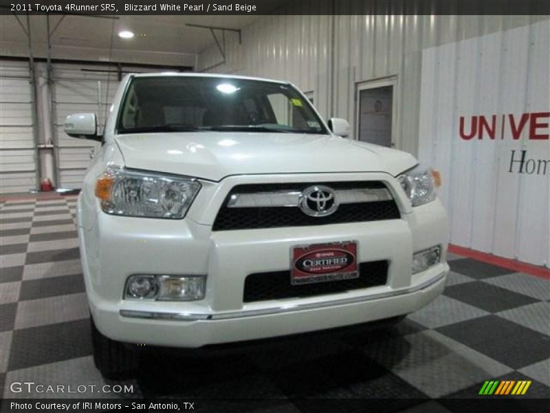 Blizzard White Pearl / Sand Beige 2011 Toyota 4Runner SR5