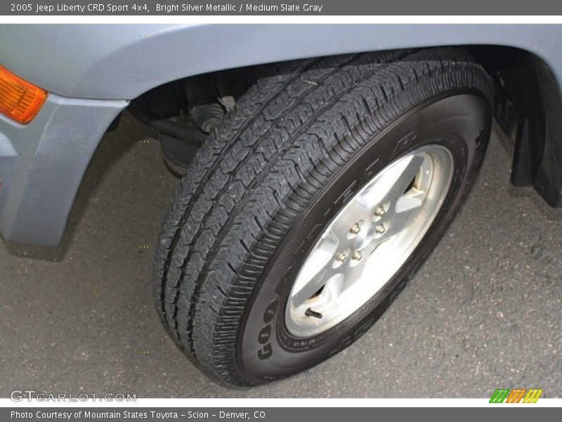 Bright Silver Metallic / Medium Slate Gray 2005 Jeep Liberty CRD Sport 4x4