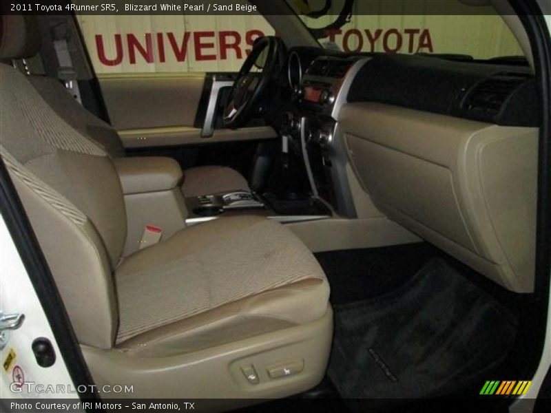 Blizzard White Pearl / Sand Beige 2011 Toyota 4Runner SR5
