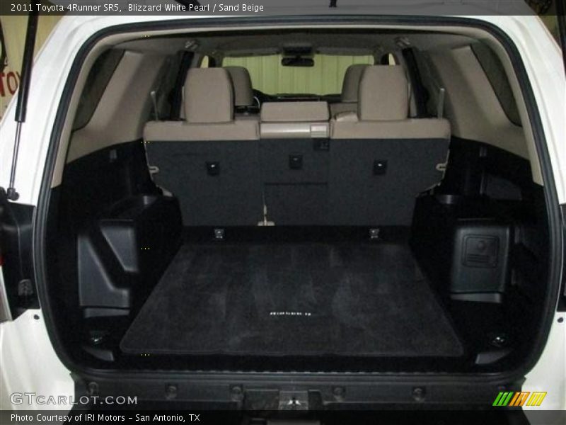 Blizzard White Pearl / Sand Beige 2011 Toyota 4Runner SR5
