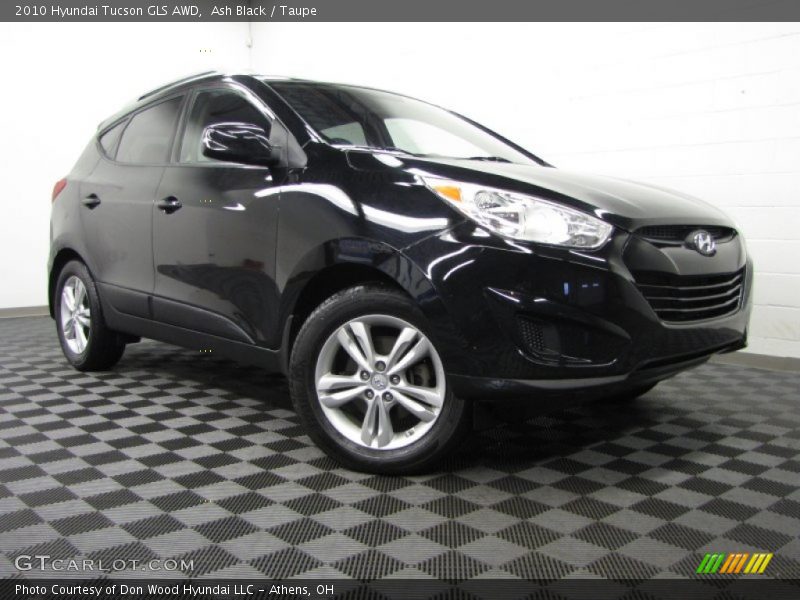 Front 3/4 View of 2010 Tucson GLS AWD
