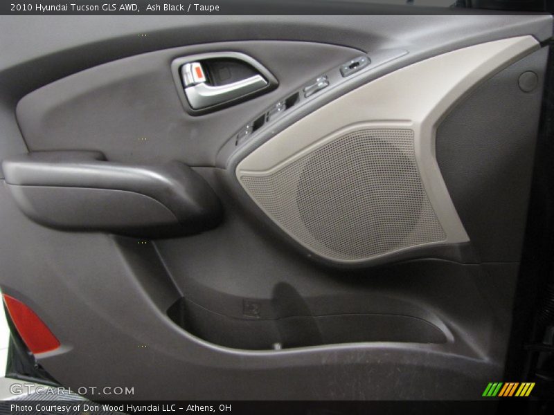 Door Panel of 2010 Tucson GLS AWD