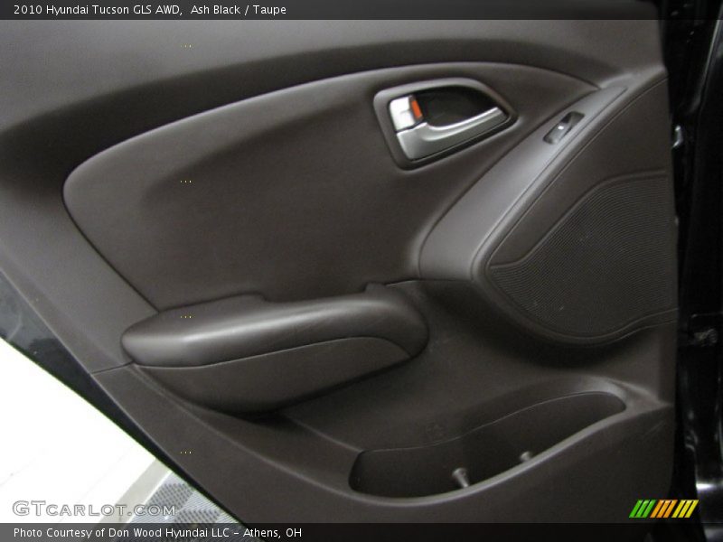 Door Panel of 2010 Tucson GLS AWD