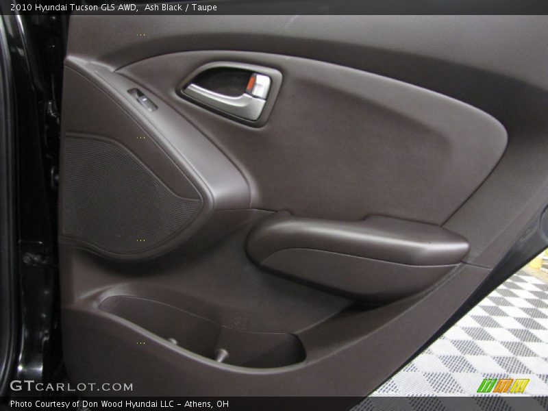 Door Panel of 2010 Tucson GLS AWD