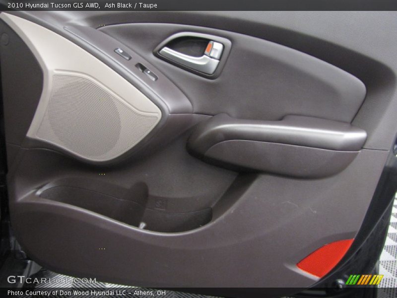 Door Panel of 2010 Tucson GLS AWD