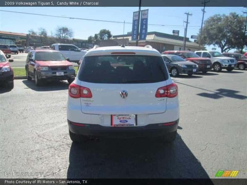 Candy White / Charcoal 2009 Volkswagen Tiguan S
