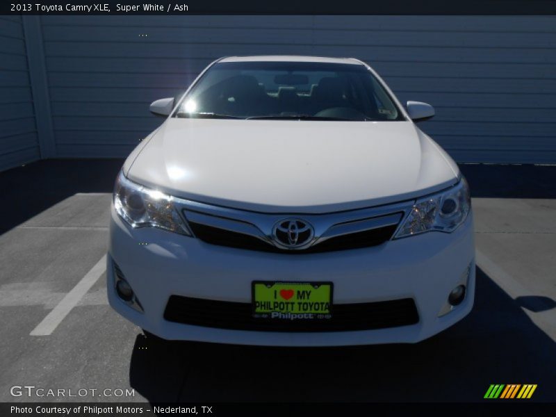 Super White / Ash 2013 Toyota Camry XLE