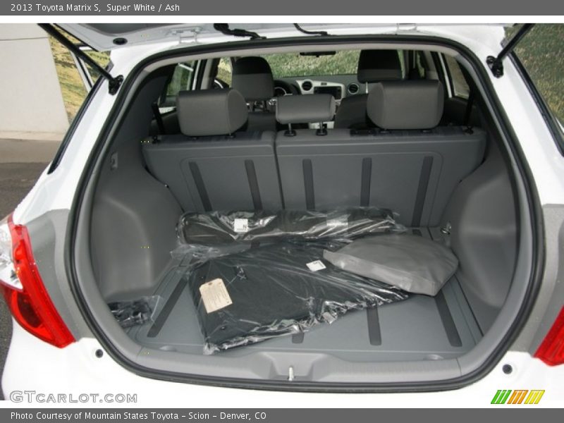  2013 Matrix S Trunk