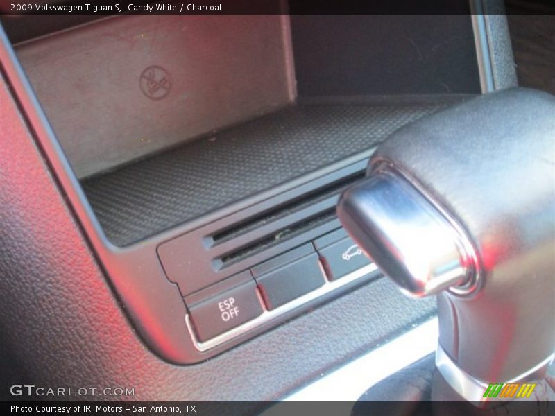 Candy White / Charcoal 2009 Volkswagen Tiguan S
