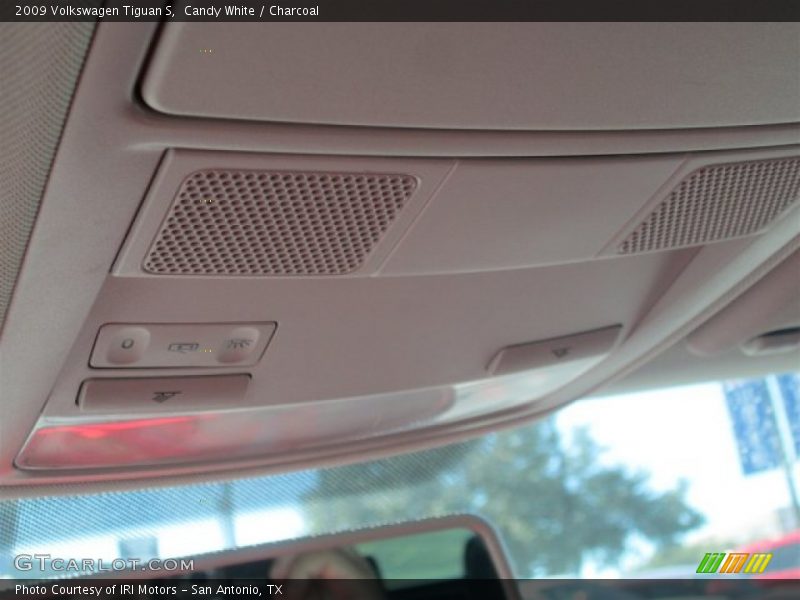 Candy White / Charcoal 2009 Volkswagen Tiguan S