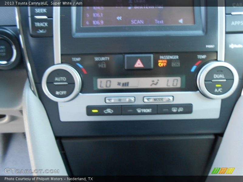 Super White / Ash 2013 Toyota Camry XLE