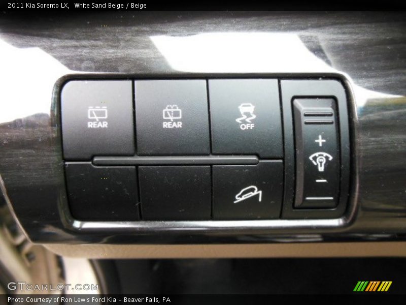 White Sand Beige / Beige 2011 Kia Sorento LX