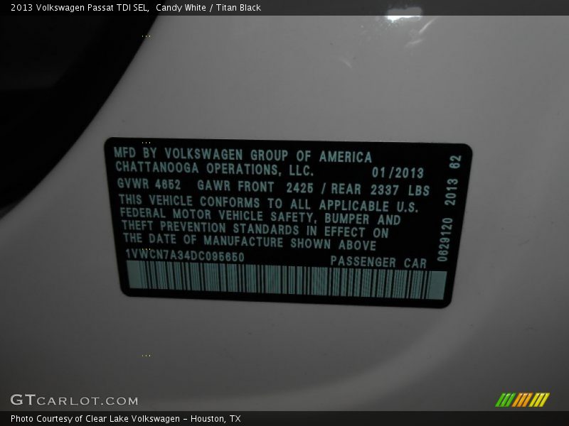 Candy White / Titan Black 2013 Volkswagen Passat TDI SEL