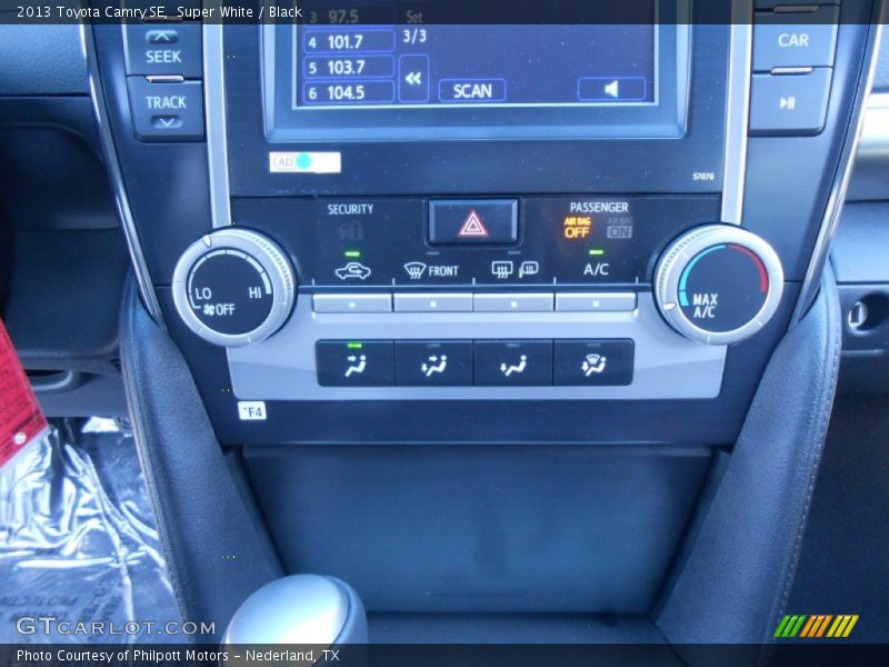 Super White / Black 2013 Toyota Camry SE