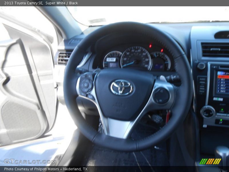 Super White / Black 2013 Toyota Camry SE