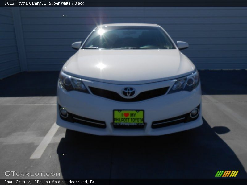 Super White / Black 2013 Toyota Camry SE